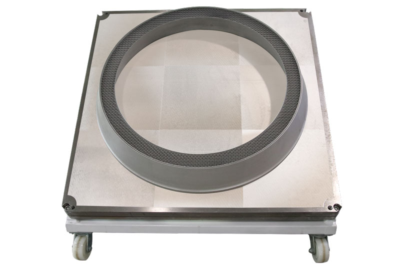Rocket-engine-nozzle-expansion-section.jpg
